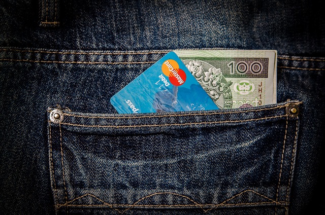 Kreditkort vs. debetkort: Hvad er forskellen, og hvad er bedst for dig?