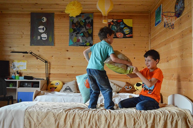 Svævehylde i børneværelset: Praktisk og sjovt indretningsalternativ